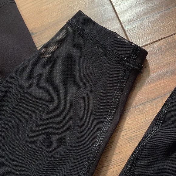 NWT Old Navy Active Elevate Legging Mid-Rise XS Black - Picture 4 of 4